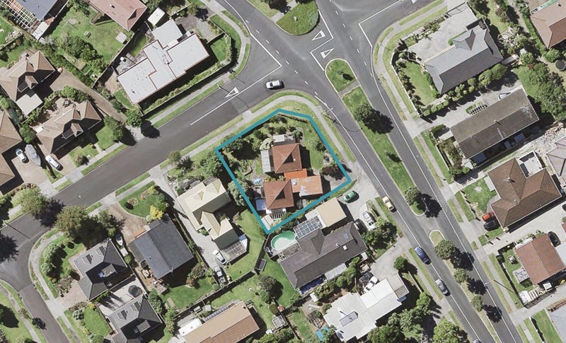 53 Highland Park Drive, Highland Park, Auckland - Carousel 1
