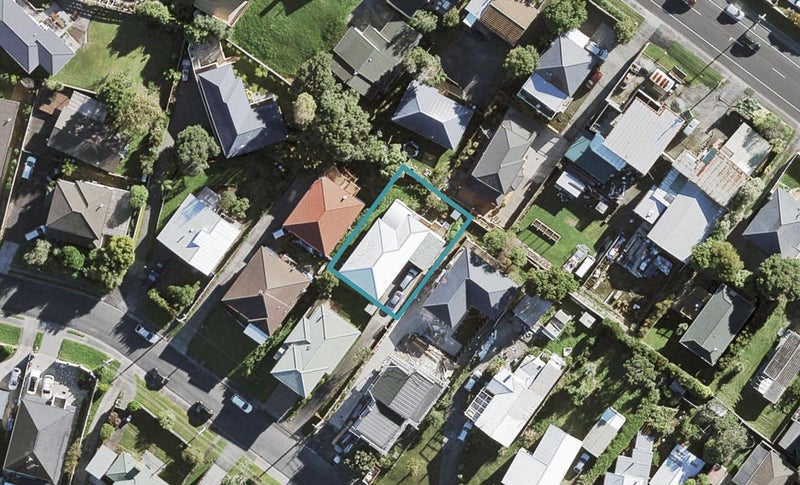 8 Stanton Terrace, Lynfield, Auckland - Carousel 1