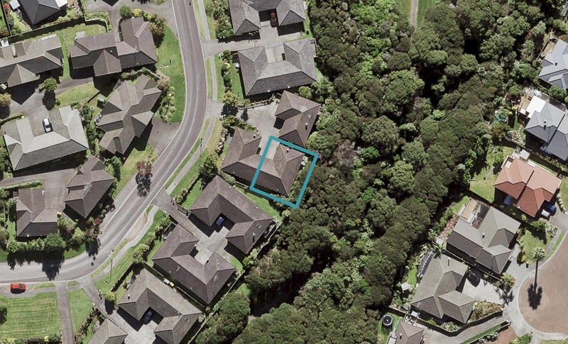 16 Regents Park Place, Westgate, Auckland - Carousel 1