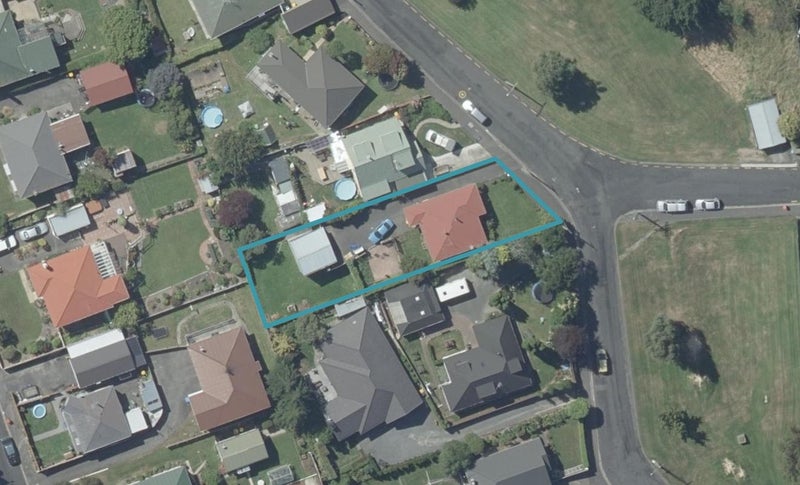 6 Matthew Street, Abbotsford, Dunedin - Carousel 1
