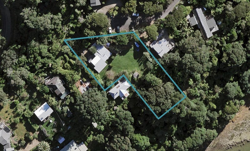 56 Albert Crescent, Ostend, Waiheke Island - Carousel 1