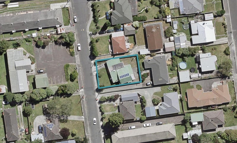 12 Ebdentown Street, Ebdentown, Upper Hutt - Carousel 1