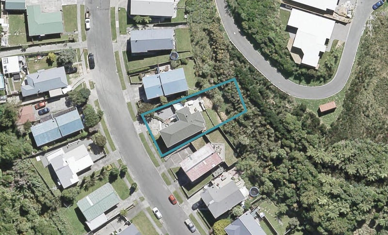 18 Kaitangata Crescent, Kelson, Lower Hutt - Carousel 1