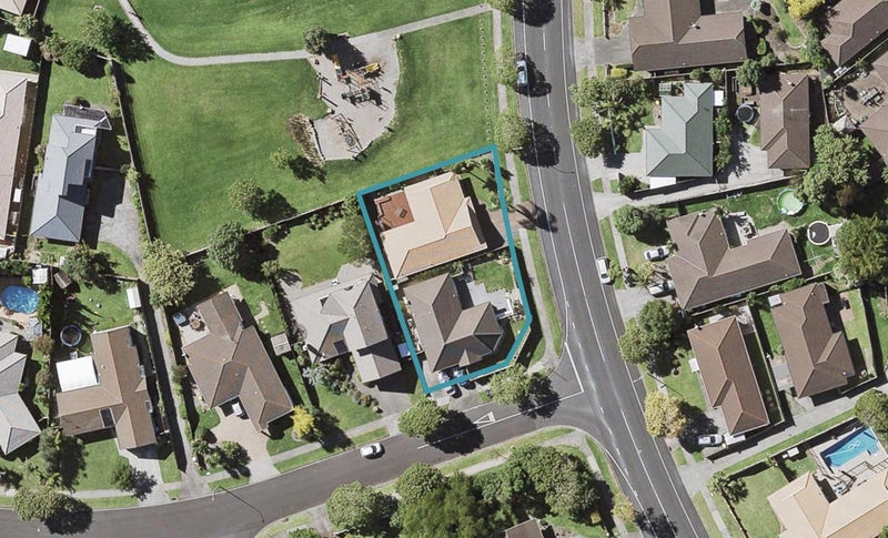 2/40 Kilimanjaro Drive, Northpark, Auckland - Carousel 1
