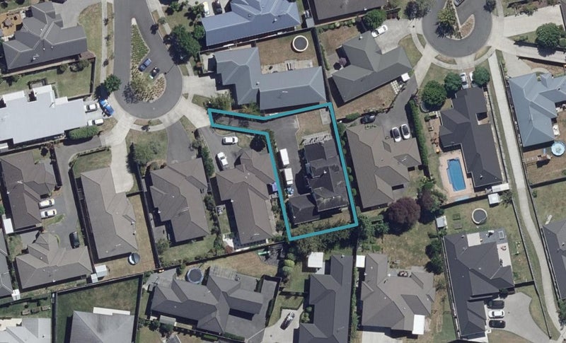 11 Camberley Way, Huntington, Hamilton - Carousel 1