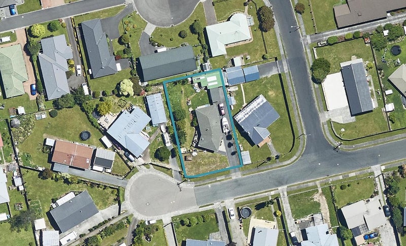 21 Fenruss Street, Fairy Springs, Rotorua - Carousel 1