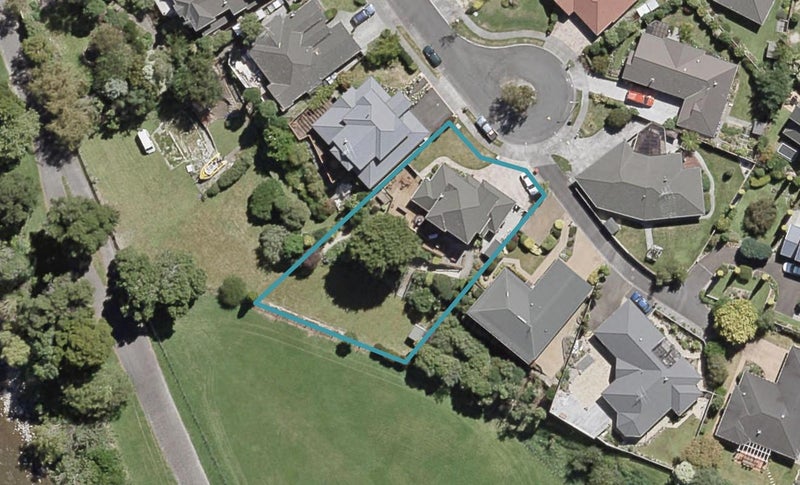35 Clearwater Terrace, Brown Owl, Upper Hutt - Carousel 1