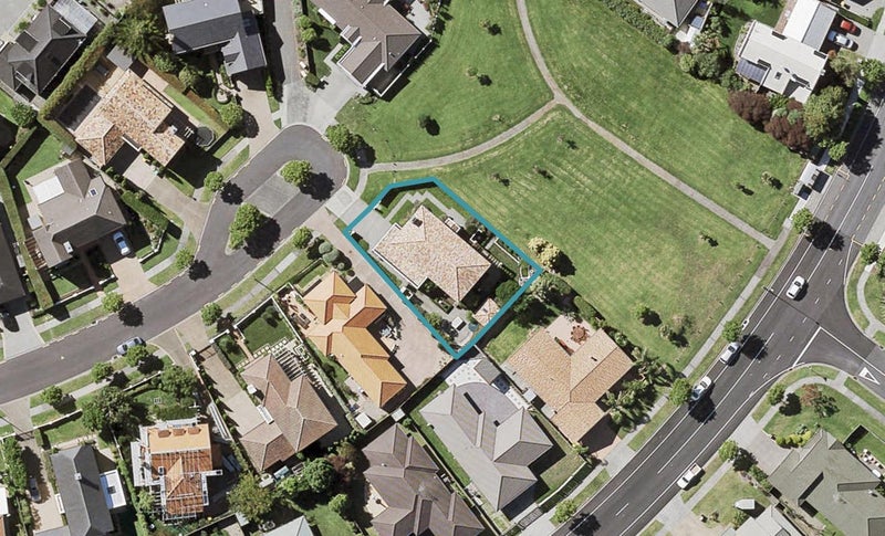 15 Fairfield Lane, East Tamaki Heights, Auckland - Carousel 1