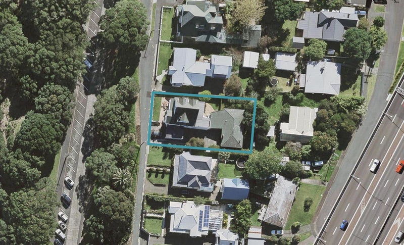 1/11 Queen Street, Northcote Point, Auckland - Carousel 1