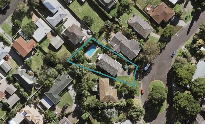 11 Tudward Glade, Hillcrest, Auckland - Carousel 1