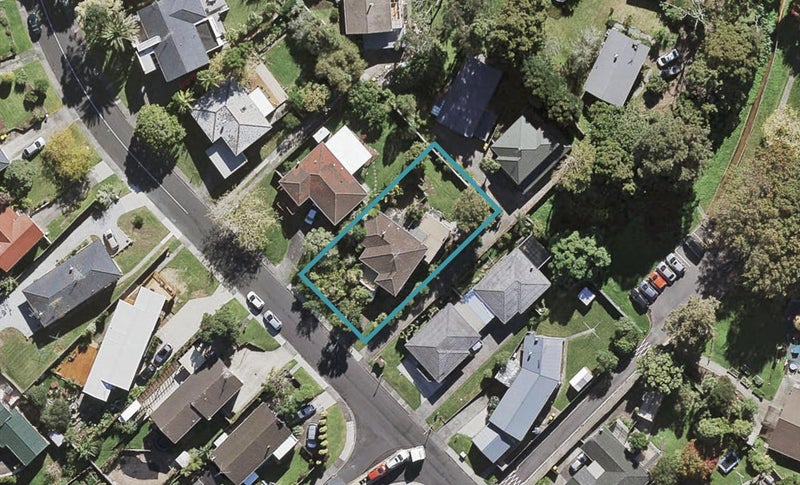 15 Agincourt Street, Glenfield, Auckland - Carousel 1