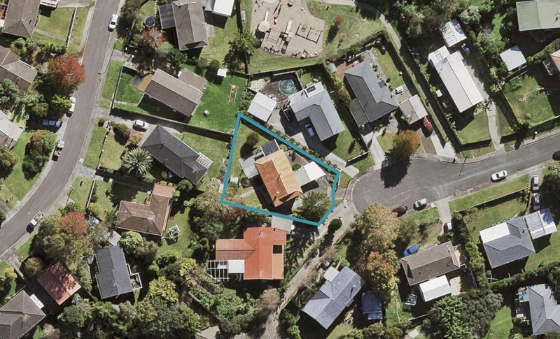 4 Julia Place, Totara Vale, Auckland - Carousel 1