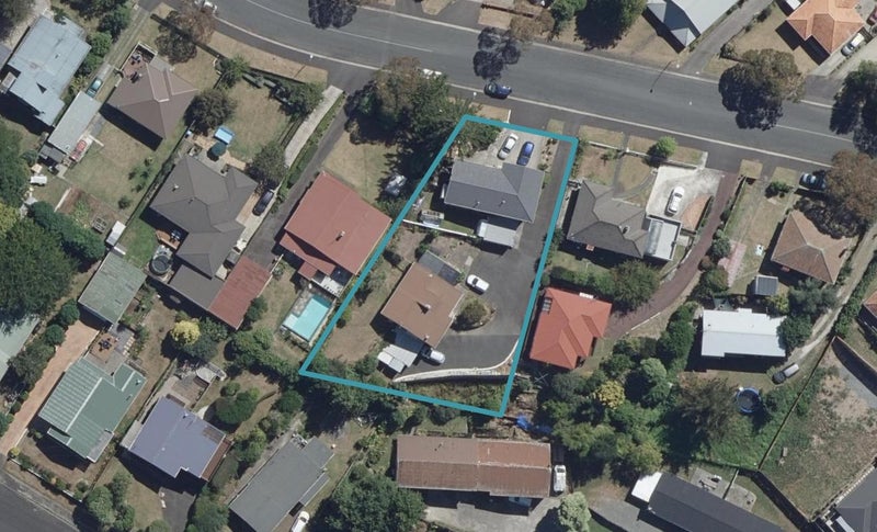 19 Ridout Street, Maeroa, Hamilton - Carousel 1