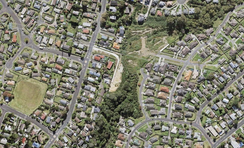 9 Liban Place, Massey, Auckland - Carousel 1