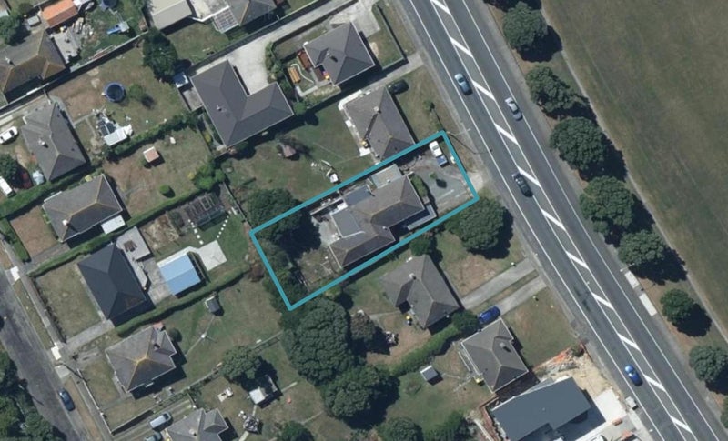114 Main Road, Titahi Bay, Porirua - Carousel 1