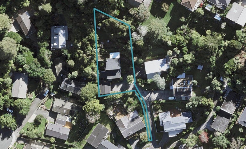 16 Newstead Avenue, Browns Bay, Auckland - Carousel 1