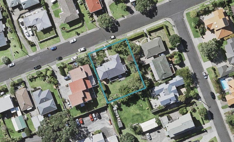 21 Westwell Road, Belmont, Auckland - Carousel 1