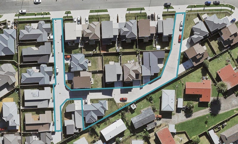 15 Karetai Crescent, Favona, Auckland - Carousel 1