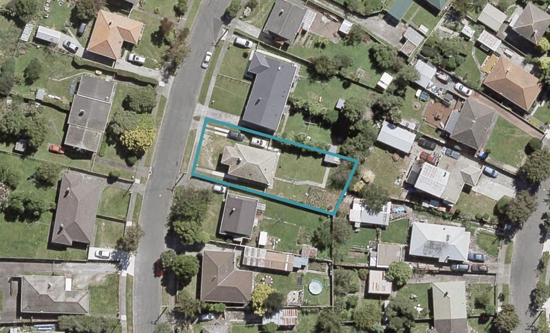 10 Milne Crescent, Taita, Lower Hutt - Carousel 1