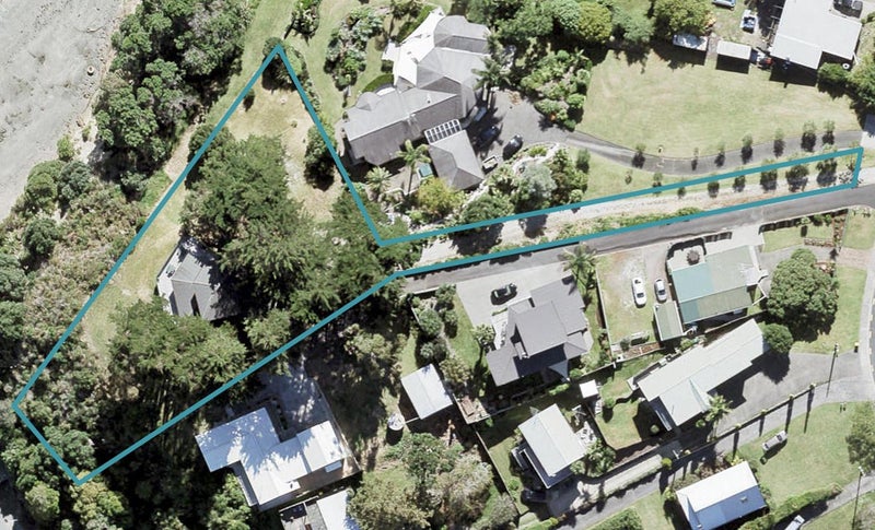 28 Tindalls Bay Road, Tindalls Beach, Whangaparāoa - Carousel 1