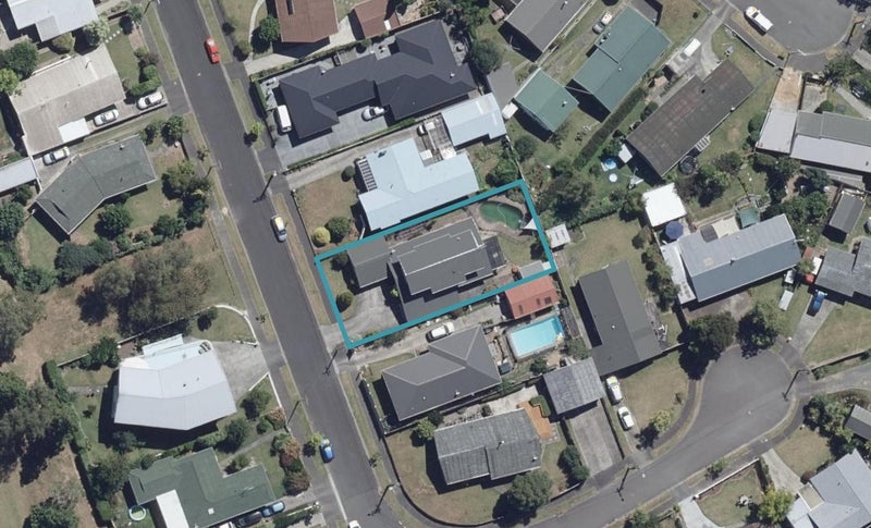 10 Regent Street, Silverdale, Hamilton - Carousel 1