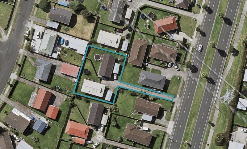 128 Te Irirangi Drive, Clover Park, Auckland - Carousel 1