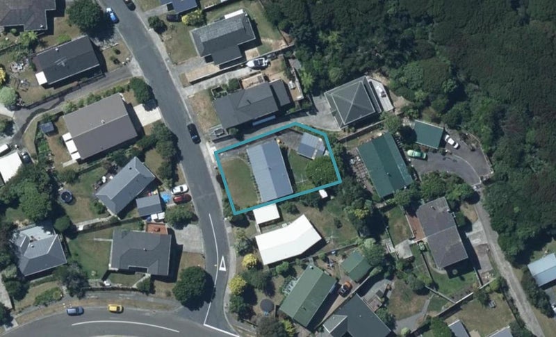 6 Carvel Lane, Whitby, Porirua - Carousel 1