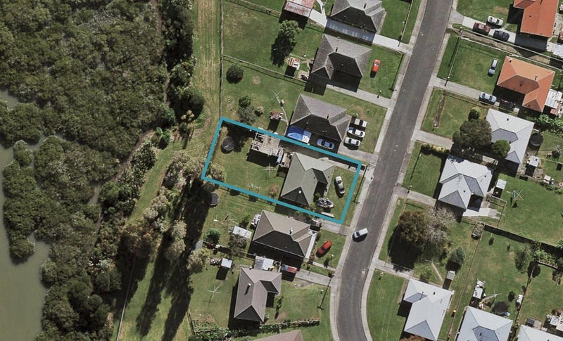 42 Firth Crescent, Otara, Auckland - Carousel 1