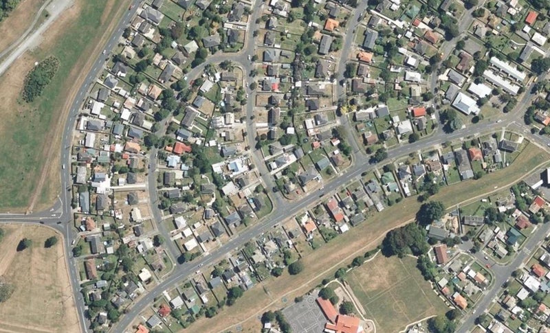 2 Compton Crescent, Taita, Lower Hutt - Carousel 1