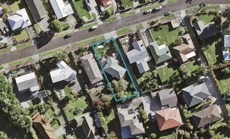 26 Westminster Street, New Windsor, Auckland - Carousel 1
