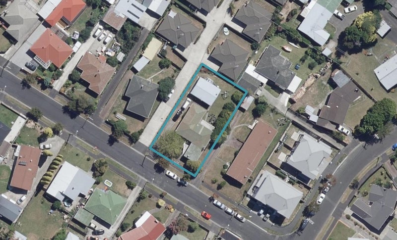 6 Yorkshire Road, Silverdale, Hamilton - Carousel 1