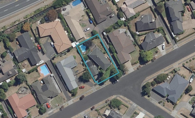 20 Ashley Street, St Andrews, Hamilton - Carousel 1