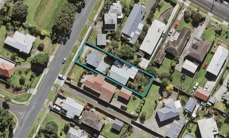 4 House Avenue, Mangere Bridge, Auckland - Carousel 1