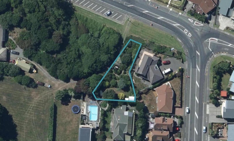 15 Bay Drive, Titahi Bay, Porirua - Carousel 1