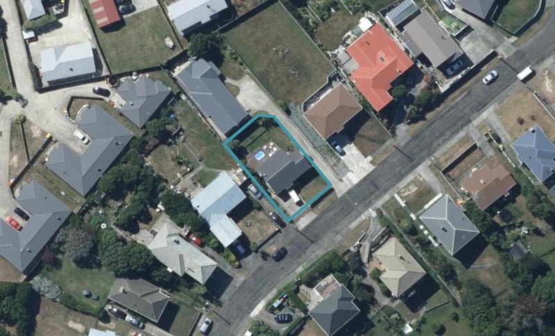 42 Waiuta Street, Titahi Bay, Porirua - Carousel 1