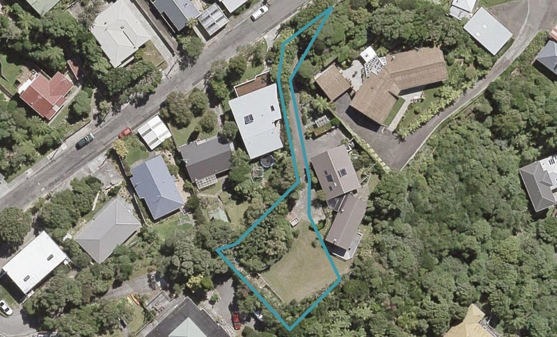 5 Rakeiora Grove, Korokoro, Lower Hutt - Carousel 1