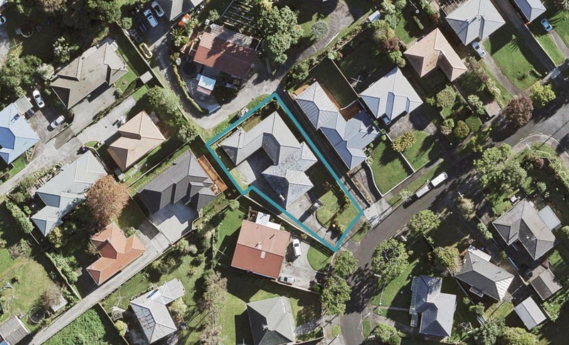 16 Peter Mulgrew Street, New Windsor, Auckland - Carousel 1