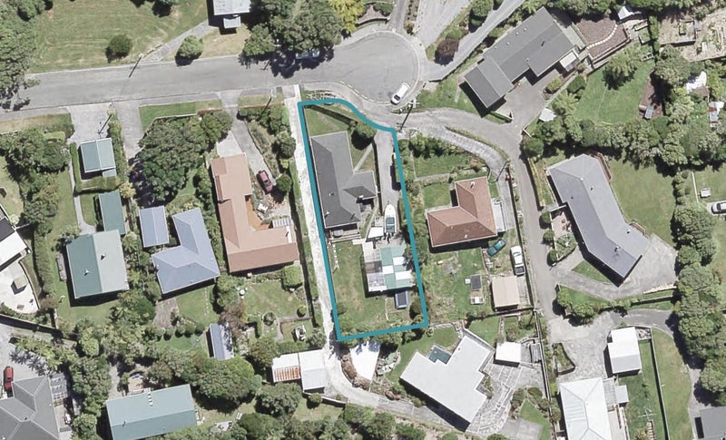 18 Wilson Grove, Normandale, Lower Hutt - Carousel 1