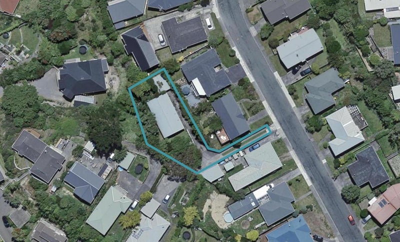 11 Lomita Road, Johnsonville, Wellington - Carousel 1