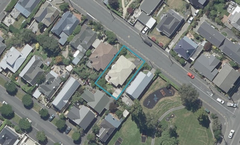9 Lynn Street, Maori Hill, Dunedin - Carousel 1