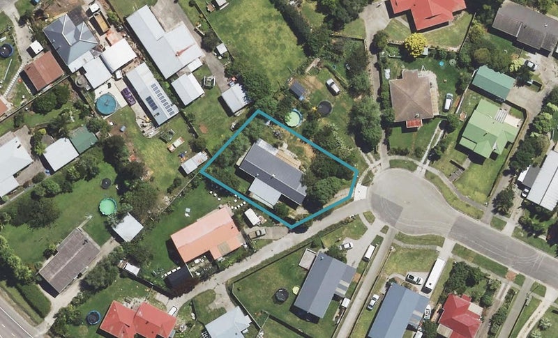 26 Edelsten Place, Tamarau, Gisborne - Carousel 1