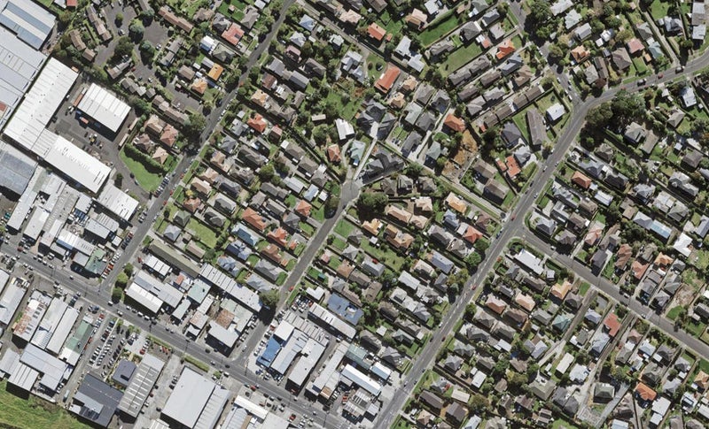 15 Clinker Street, Three Kings, Auckland - Carousel 1