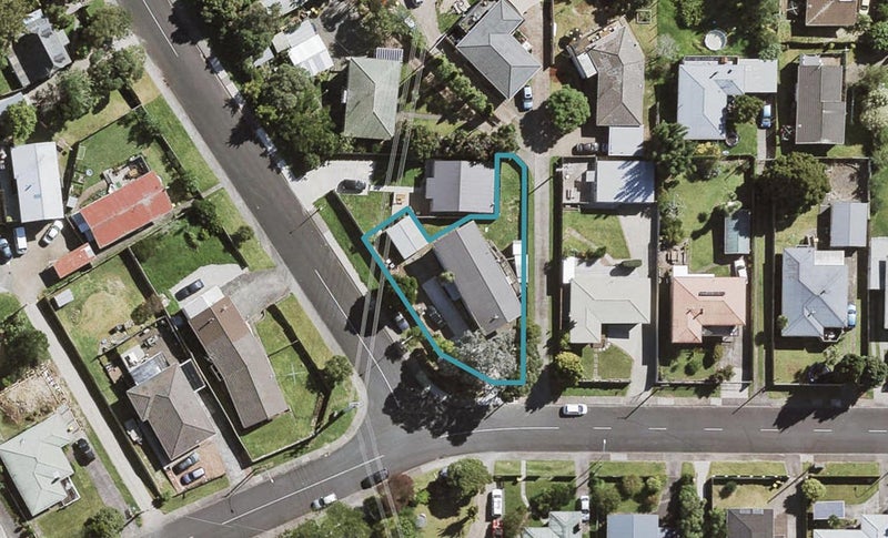 16 Helena Street, Massey, Auckland - Carousel 1