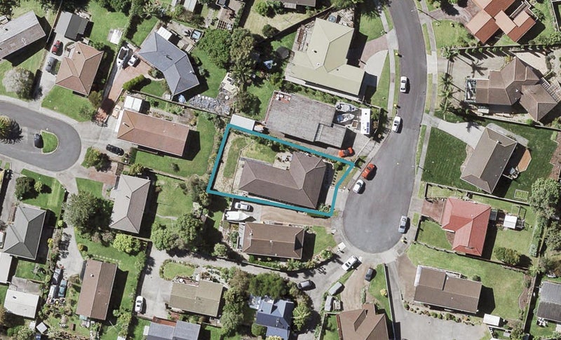 17 Glenshee Place, Highland Park, Auckland - Carousel 1