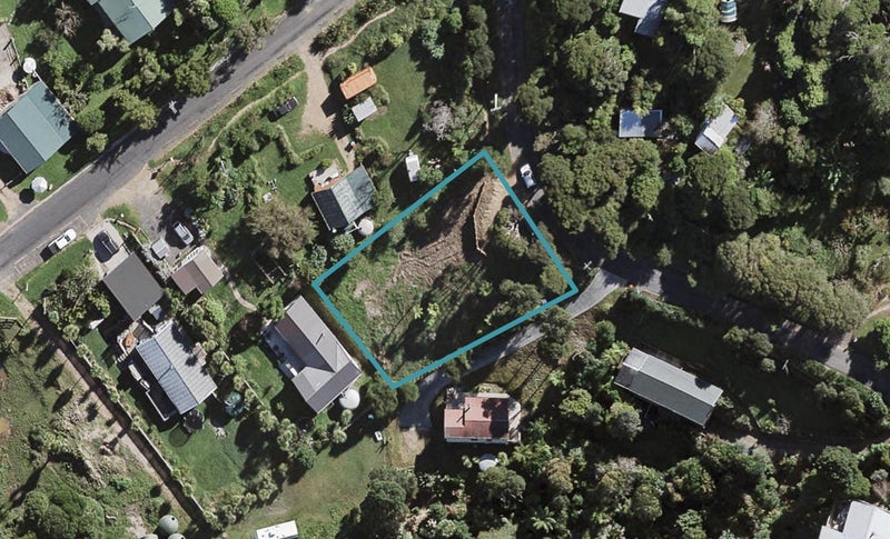 62 Erua Road, Ostend, Waiheke Island - Carousel 1