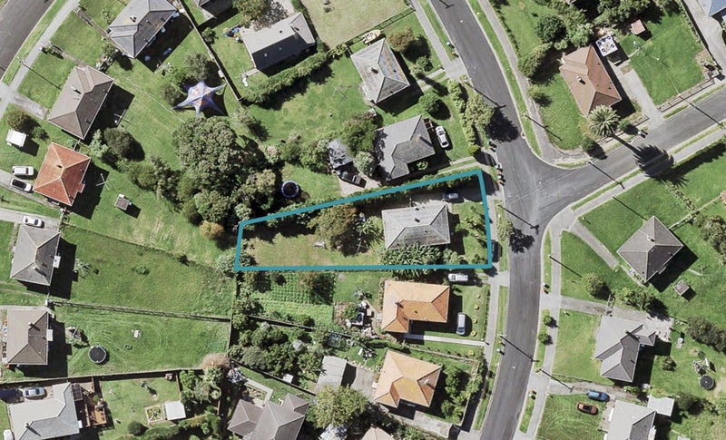 7 Ridgeway Place, Glen Innes, Auckland - Carousel 1