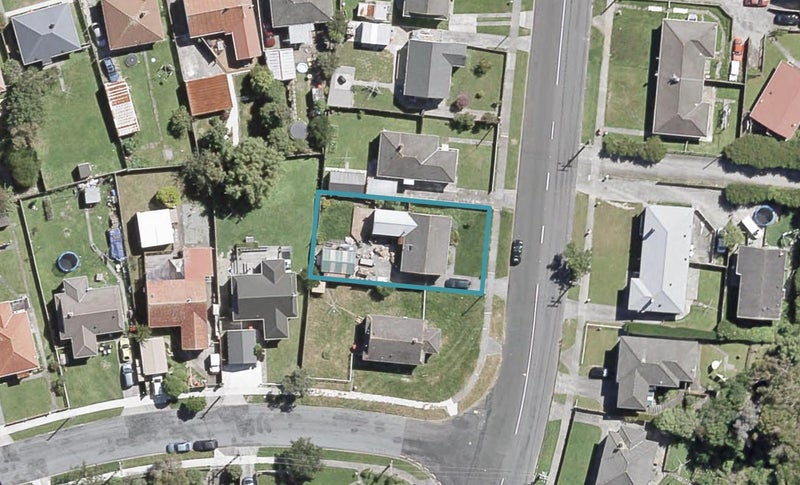 143 Waddington Drive, Naenae, Lower Hutt - Carousel 1