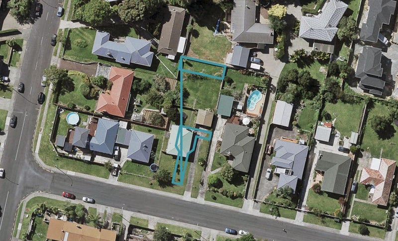 8/2 Ayr Road, Pakuranga, Auckland - Carousel 1