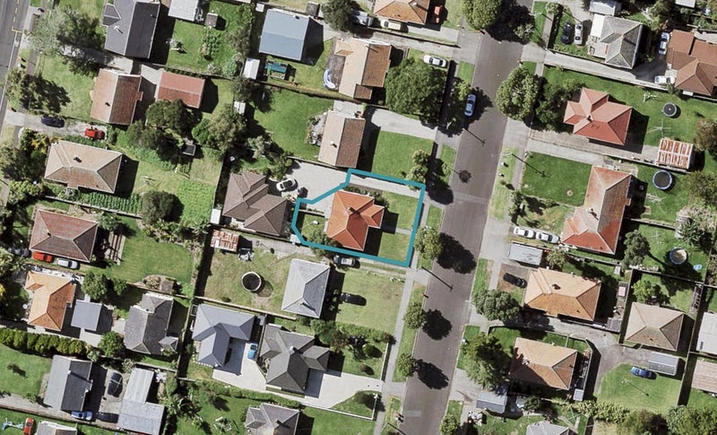 9A Kawiti Avenue, Point England, Auckland - Carousel 1