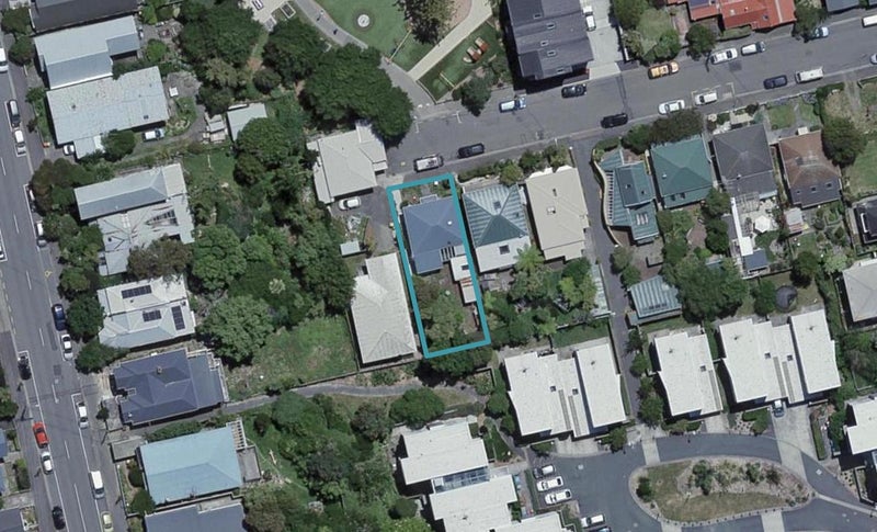 17 Regent Street, Newtown, Wellington - Carousel 1